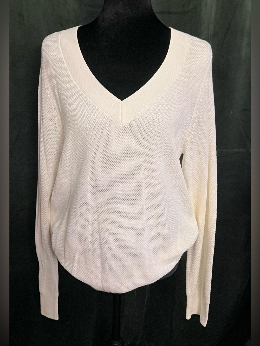 3 for 1!!! GAP Cream, Dark Gray and Black V-Neck Knit Sweater 2 NWT 1 NWOT